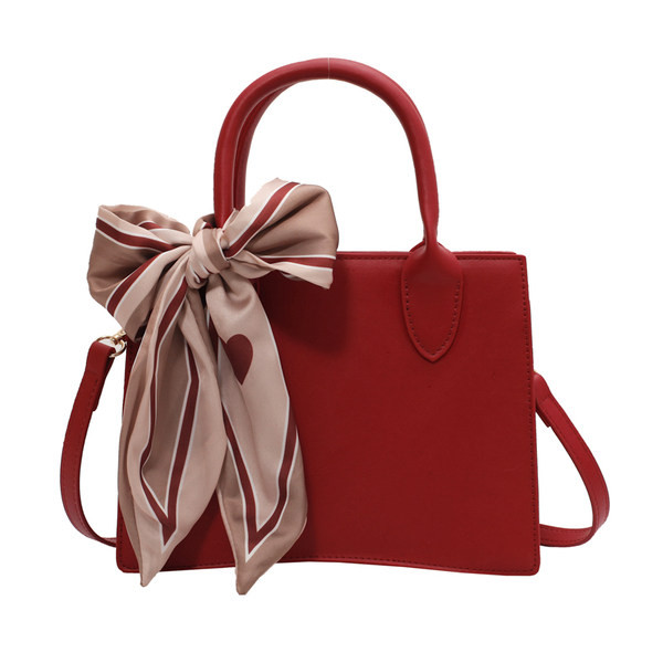 Ženska tvrda torba od eko kože sa dvije ručke