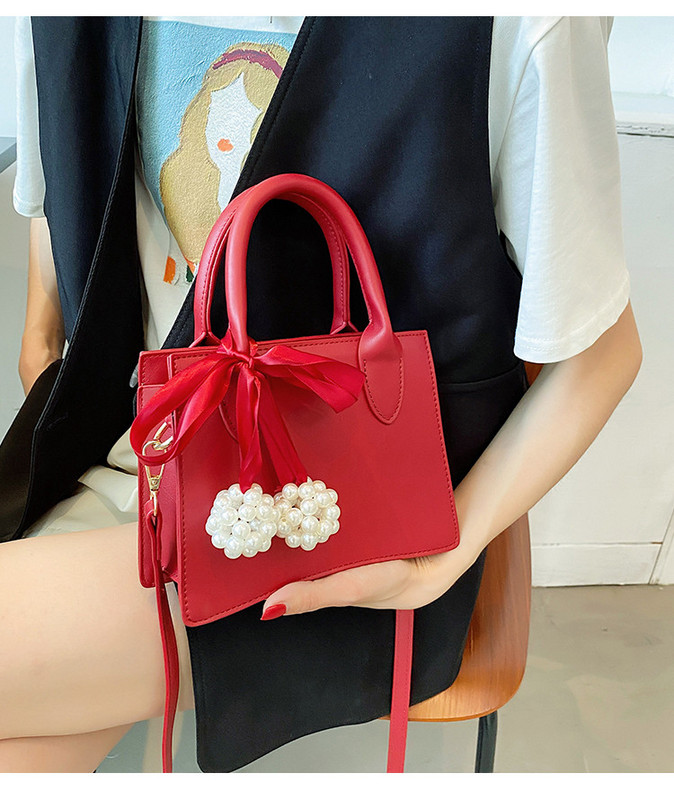 Ženska tvrda torba od eko kože sa dvije ručke