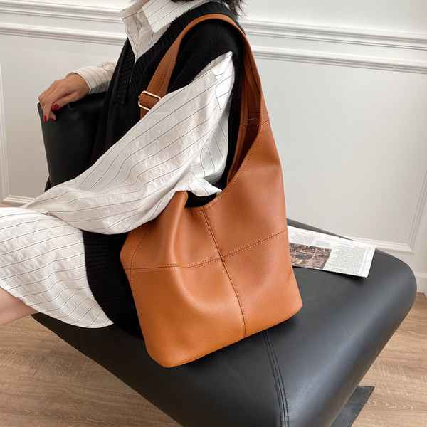 Ежедневна чанта от еко кожа с катарама