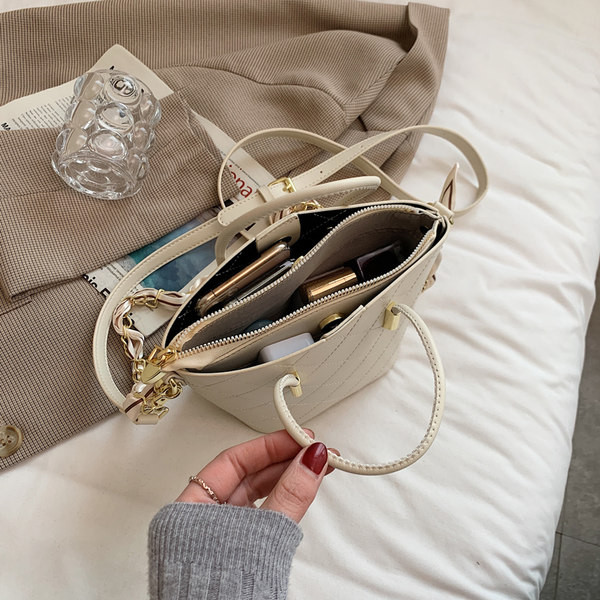 North bag fМодерна дамска чанта с две дръжки - еко кожа