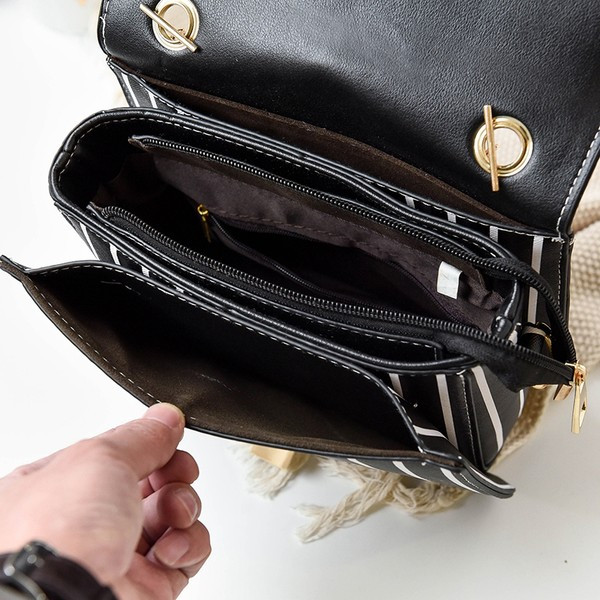 Novi model četvrtaste torbe od eko kože dva modela sa 3D dekoracijom