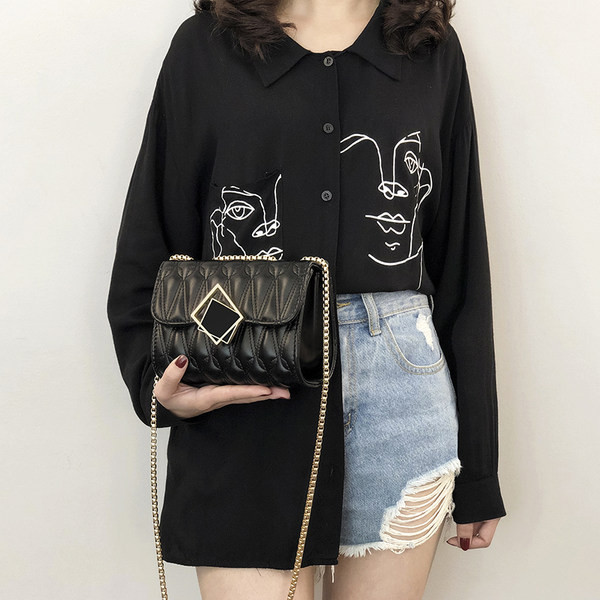 Elegantna ženska četvrtasta torba od eko kože s metalnim kopčanjem