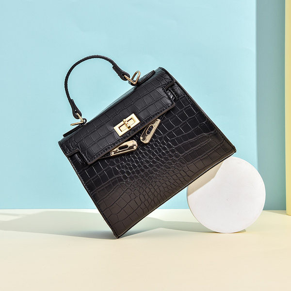 Dadong 2021 new autumn style messenger square bag fashion trend hand single shoulder bag simple female bag