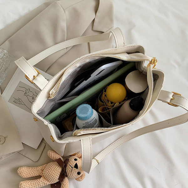 Μοντέρνο μοντέλο γυναικεία έκο δερμάτινη τσάντα με μακριά χερούλια και τρισδιάστατη διακόσμηση