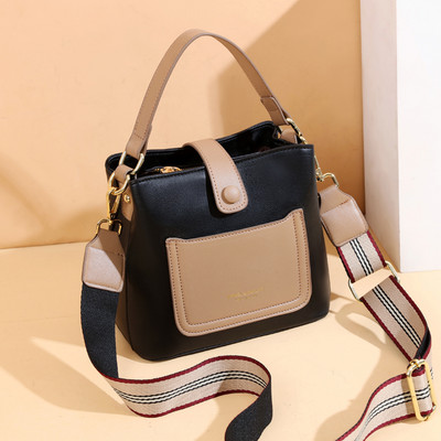 Γυναικεία τετράγωνη τσάντα από οικολογικό δέρμα με επιγραφή - με κοντό και μακρύ χερούλι