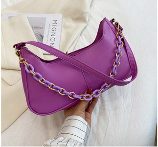 Μοντέρνα γυναικεία τσάντα από οικολογικό δέρμα με δύο λαβές - δέρμα και μέταλλο