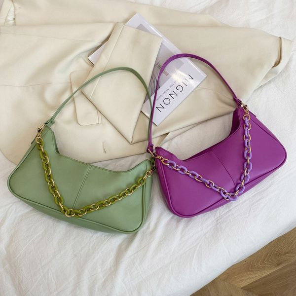 Μοντέρνα γυναικεία τσάντα από οικολογικό δέρμα με δύο λαβές - δέρμα και μέταλλο