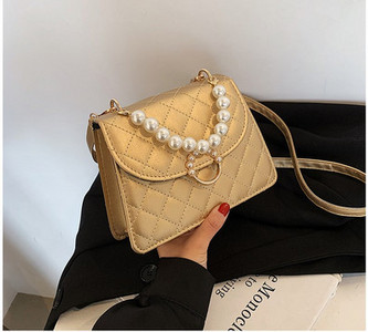 Γυναικεία τσάντα με αλυσίδα από πέρλες
