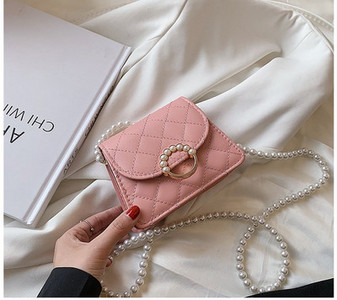 Γυναικεία τσάντα με αλυσίδα από πέρλες