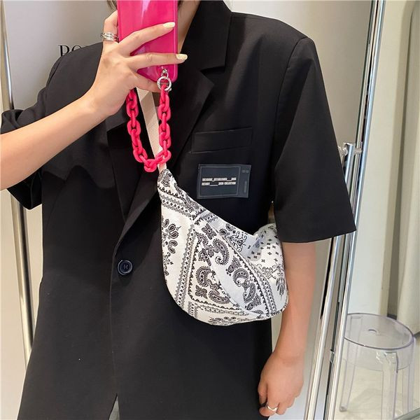 Дамска чанта тип пунка с дълга дръжка