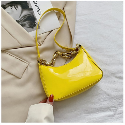 Γυναικεία μοντέρνα τσάντα με μεταλλικό χερούλι - πολλά χρώματα