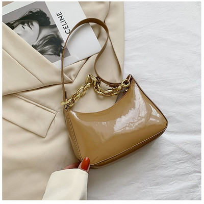 Γυναικεία μοντέρνα τσάντα με μεταλλικό χερούλι - πολλά χρώματα