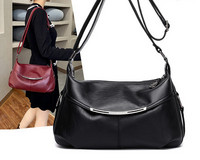 Γυναικεία καθημερινή έκο δερμάτινη τσάντα με μεταλλικό στοιχείο