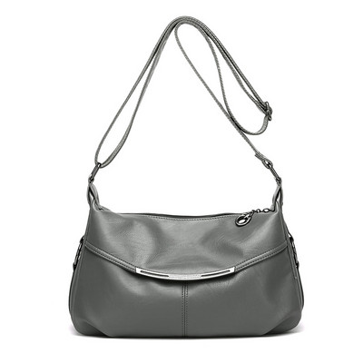 Γυναικεία καθημερινή έκο δερμάτινη τσάντα με μεταλλικό στοιχείο