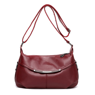 Γυναικεία καθημερινή έκο δερμάτινη τσάντα με μεταλλικό στοιχείο