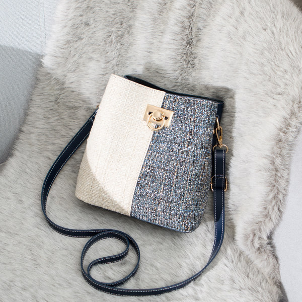 Elegantna ženska torba s dugom ručkom i kopčom