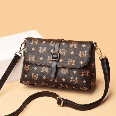 Μικρή ορθογώνια τσάντα ώμου από συνθετικό δέρμα σε διάφορα σχέδια