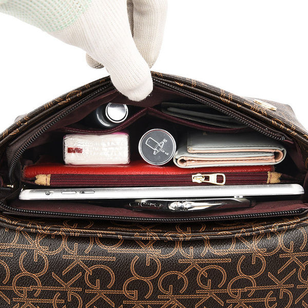 Μικρή ορθογώνια τσάντα ώμου από συνθετικό δέρμα σε διάφορα σχέδια