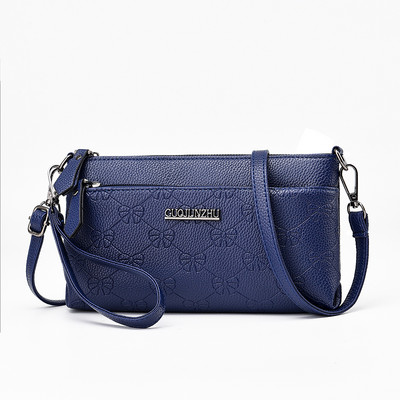 Γυναικεία μικρή τσάντα από τεχνητό δέρμα με επιγραφή