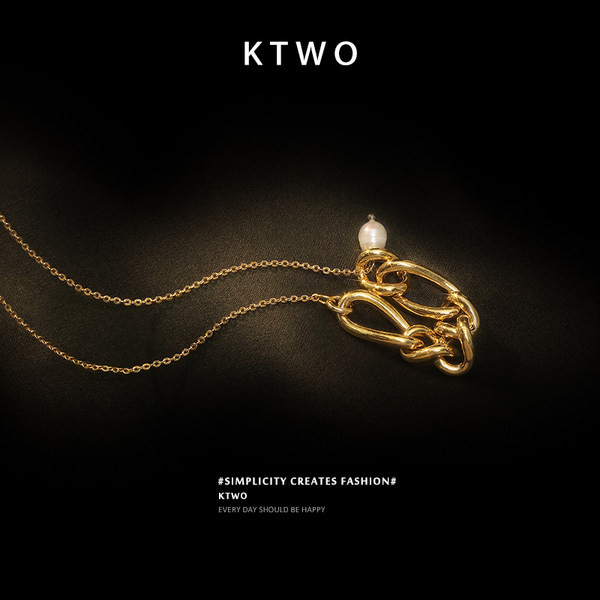 Ženska zlatna ogrlica sa ukrasom - biserni lančić