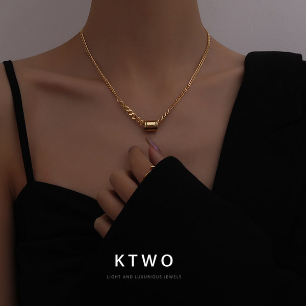 Χρυσό χρώμα γυναικεία αλυσίδα με μενταγιόν