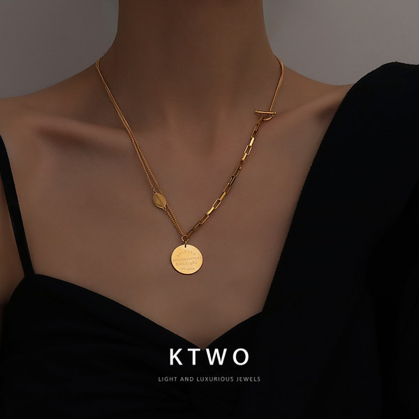 Sieviešu zelta kaklarota ar kulonu