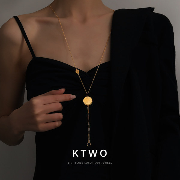 Sieviešu zelta kaklarota ar kulonu