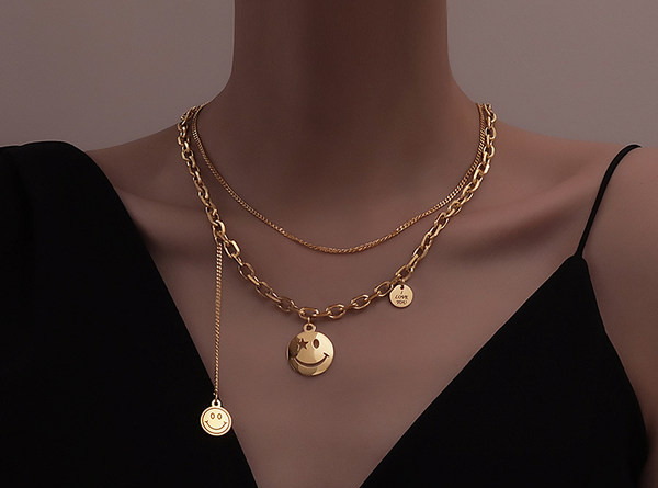 Dnevna ženska ogrlica sa tri privjeska