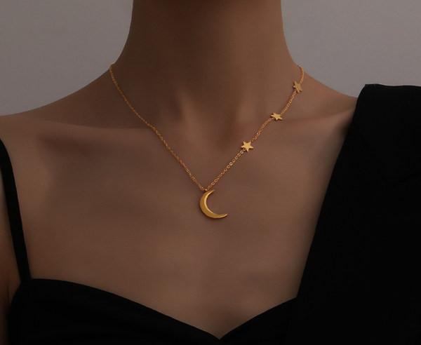 Νέο μοντέλο γυναικείο κολιέ με μενταγιόν - χρυσό χρώμα