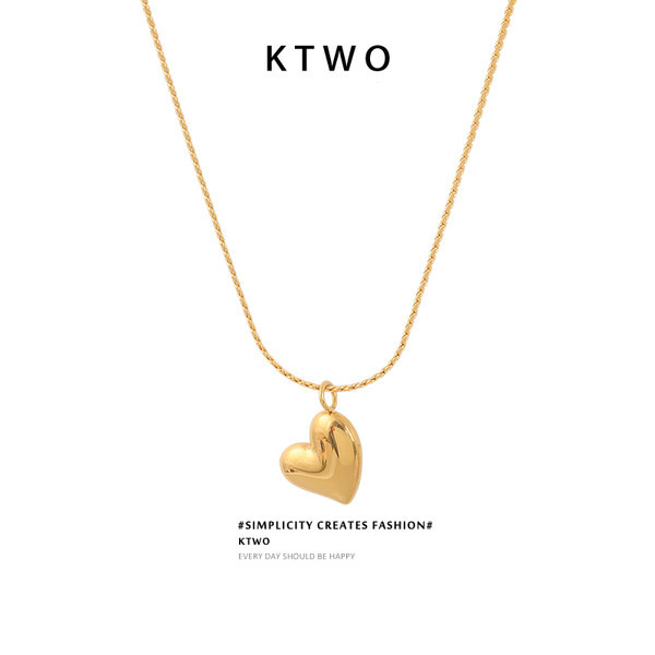 Ženska ogrlica zlatne boje sa privjeskom u obliku srca