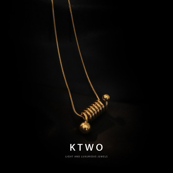 Γυναικείο χρυσό κολιέ με διακόσμηση