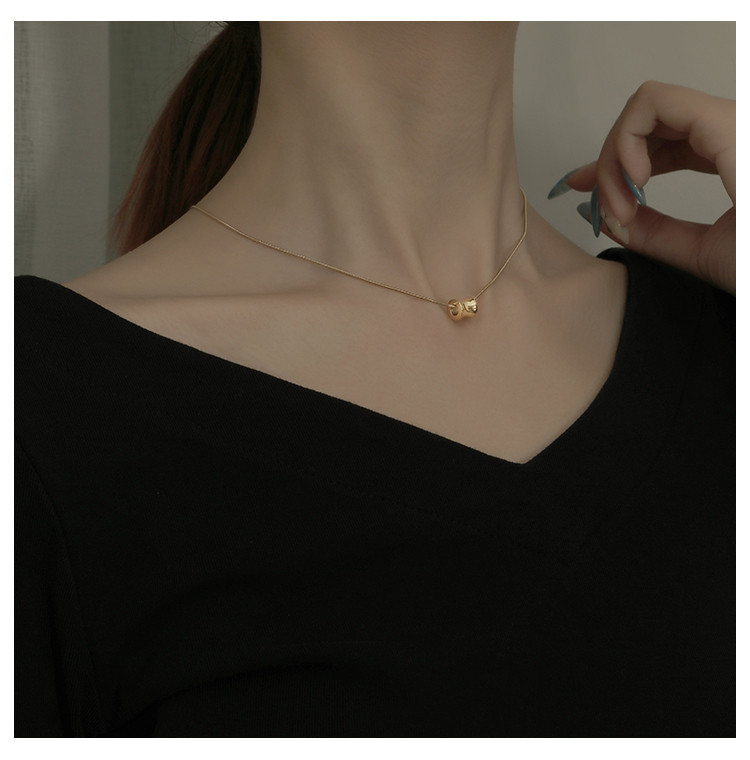 Elegantna elegantna ženska ogrlica s privjeskom