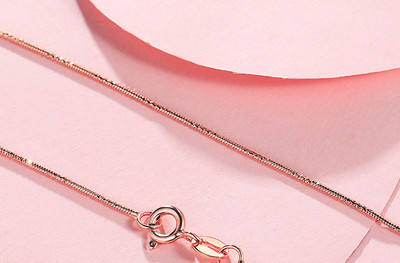 Κομψό γυναικείο λεπτό κολιέ σε διαφορετικά μοντέλα