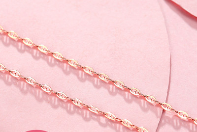 Κομψό γυναικείο λεπτό κολιέ σε διαφορετικά μοντέλα