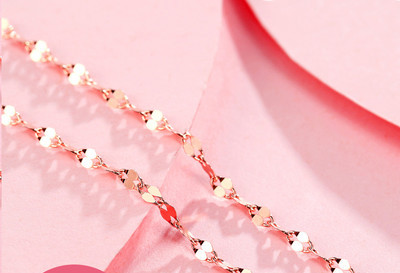 Κομψό γυναικείο λεπτό κολιέ σε διαφορετικά μοντέλα