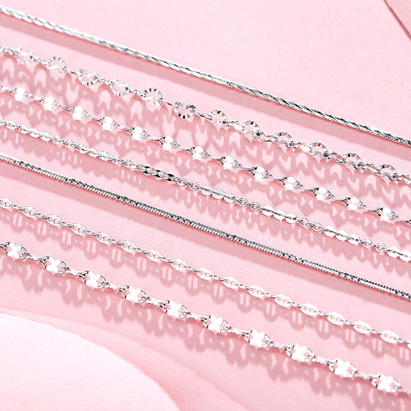 Κομψό γυναικείο λεπτό κολιέ σε διαφορετικά μοντέλα