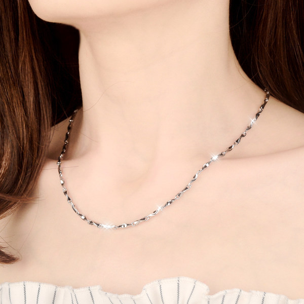 Γυναικεία αλυσίδα σε ασήμι χρώμα 