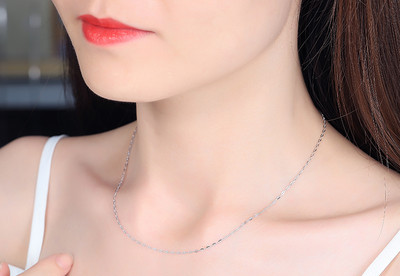 Moderan ženski lanac u nekoliko modela