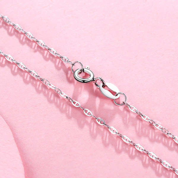 Moderan ženski lanac u nekoliko modela