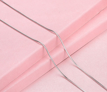 Γυναικεία αλυσίδα πολλά μοντέλα σε ασημί χρώμα