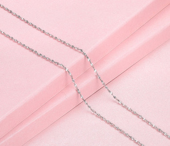 Γυναικεία αλυσίδα πολλά μοντέλα σε ασημί χρώμα