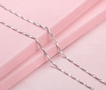 Γυναικεία αλυσίδα πολλά μοντέλα σε ασημί χρώμα