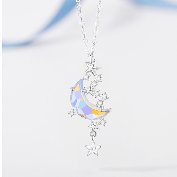 Γυναικείο μοντέρνο κολιέ με μενταγιόν