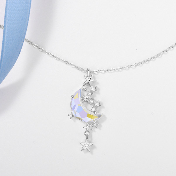 Γυναικείο μοντέρνο κολιέ με μενταγιόν