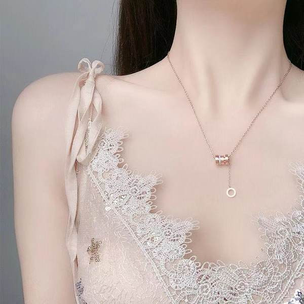 Νέο μοντέλο γυναικεία χρυσή αλυσίδα με μενταγιόν με πέτρες