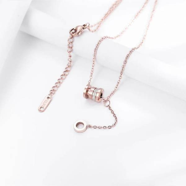 Νέο μοντέλο γυναικεία χρυσή αλυσίδα με μενταγιόν με πέτρες