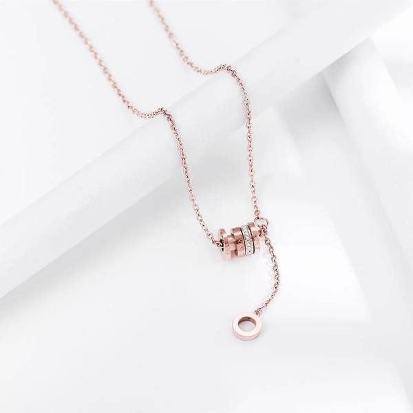 Νέο μοντέλο γυναικεία χρυσή αλυσίδα με μενταγιόν με πέτρες