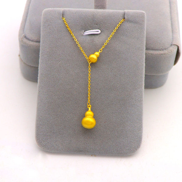 Дамска верижка с висулка - златист цвят