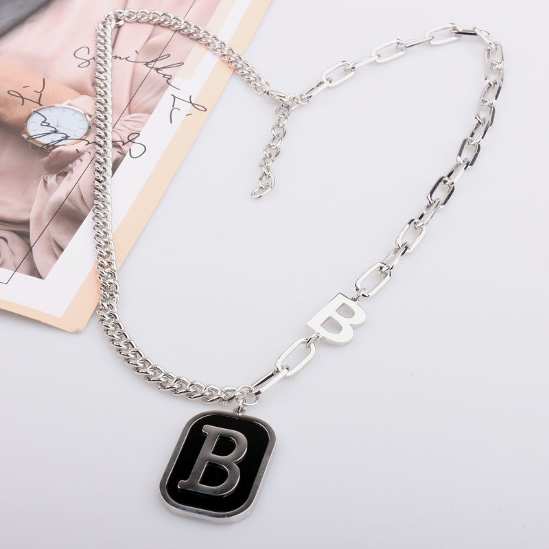 Ženska ogrlica sa slovom 'B' u srebrnoj i zlatnoj boji