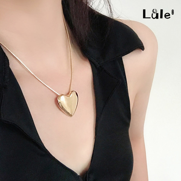 Дамско колие с висулка сърце